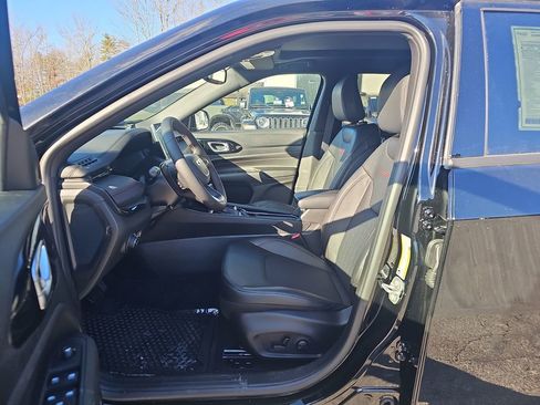New 2026 Jeep Compass Trailhawk w/ Sun, Sound & Navigation Group AWD/4WD image 8