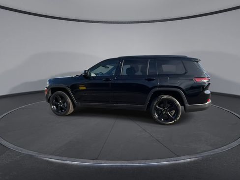 Used 2025 Jeep Grand Cherokee L Limited w/ Black Appearance Package AWD/4WD image 9