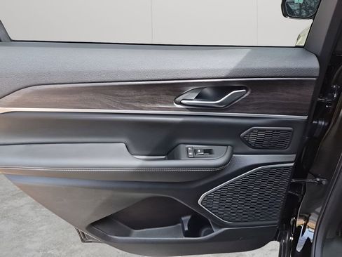 New 2026 Jeep Grand Cherokee L Limited image 17