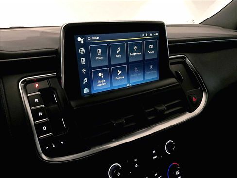 Used 2024 Chevrolet Suburban Z71 image 19