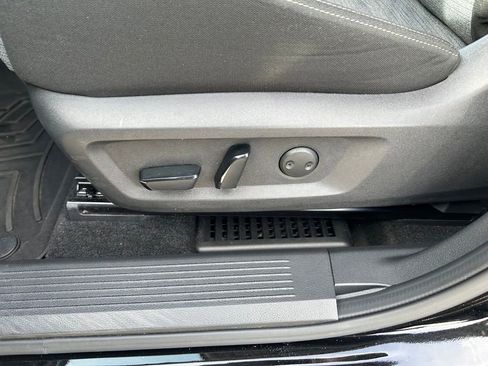 Used 2023 Nissan Rogue SV image 21