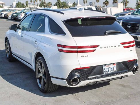Used 2023 Genesis GV70 2.5T w/ Sport Prestige Package image 7