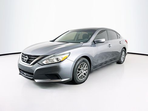 Used 2018 Nissan Altima 2.5 S w/ S Convenience Package FWD image 3