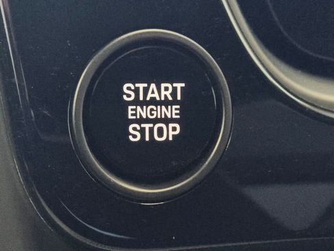 Certified 2025 Porsche Cayenne Coupe image 42