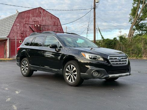 Used 2015 Subaru Outback 2.5i Limited AWD/4WD image 2