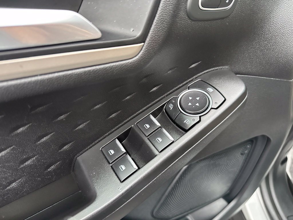 Used 2020 Ford Escape SEL FWD image 26