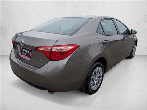 Used 2018 Toyota Corolla LE FWD image 5
