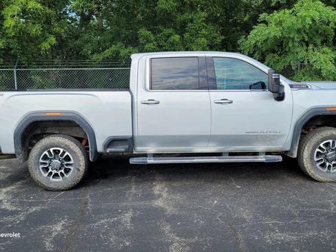 Used 2021 GMC Sierra 3500 SLE w/ SLE Value Package AWD/4WD image 7