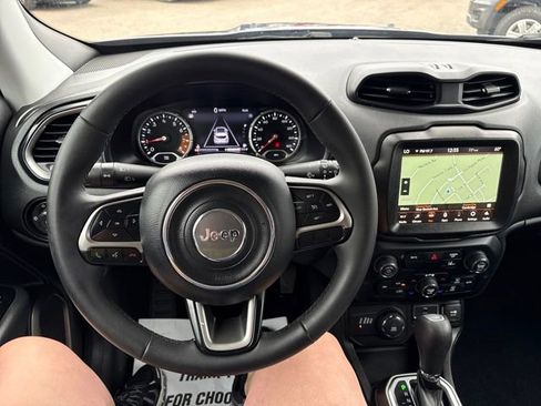 Used 2022 Jeep Renegade Latitude AWD/4WD image 11