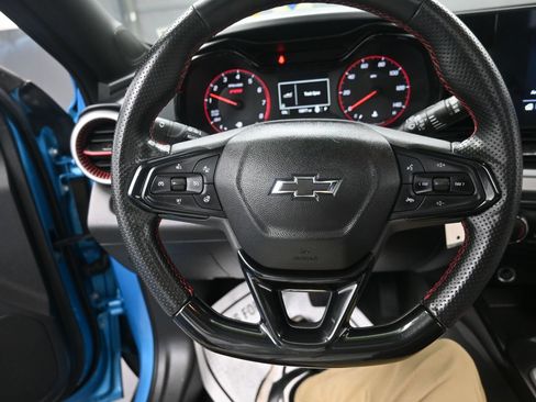 Used 2025 Chevrolet Trax RS w/ Sunroof Package FWD image 22