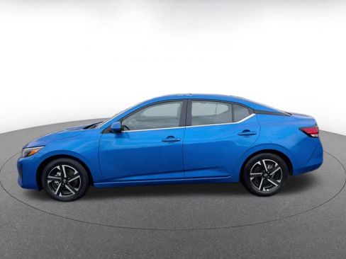 Used 2025 Nissan Sentra SV image 9