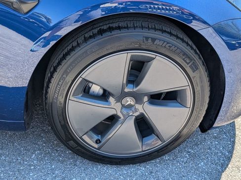 Used 2021 Tesla Model 3 Standard Range Plus image 18