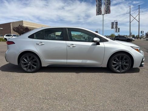 Used 2025 Toyota Corolla XSE FWD image 2