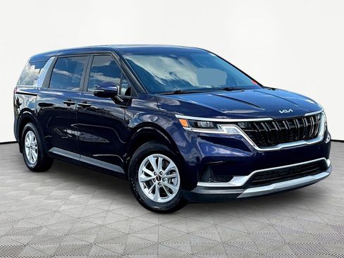 Used 2022 Kia Carnival LX FWD image 3