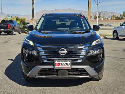 Certified 2025 Nissan Rogue SL w/ Tech Package image 5