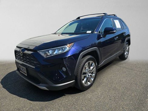 Used 2019 Toyota RAV4 Limited w/ Advanced Technology Package AWD/4WD image 7