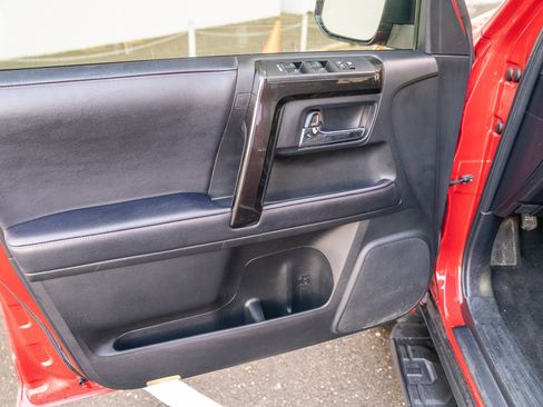 Used 2022 Toyota 4Runner TRD Off-Road Premium image 10