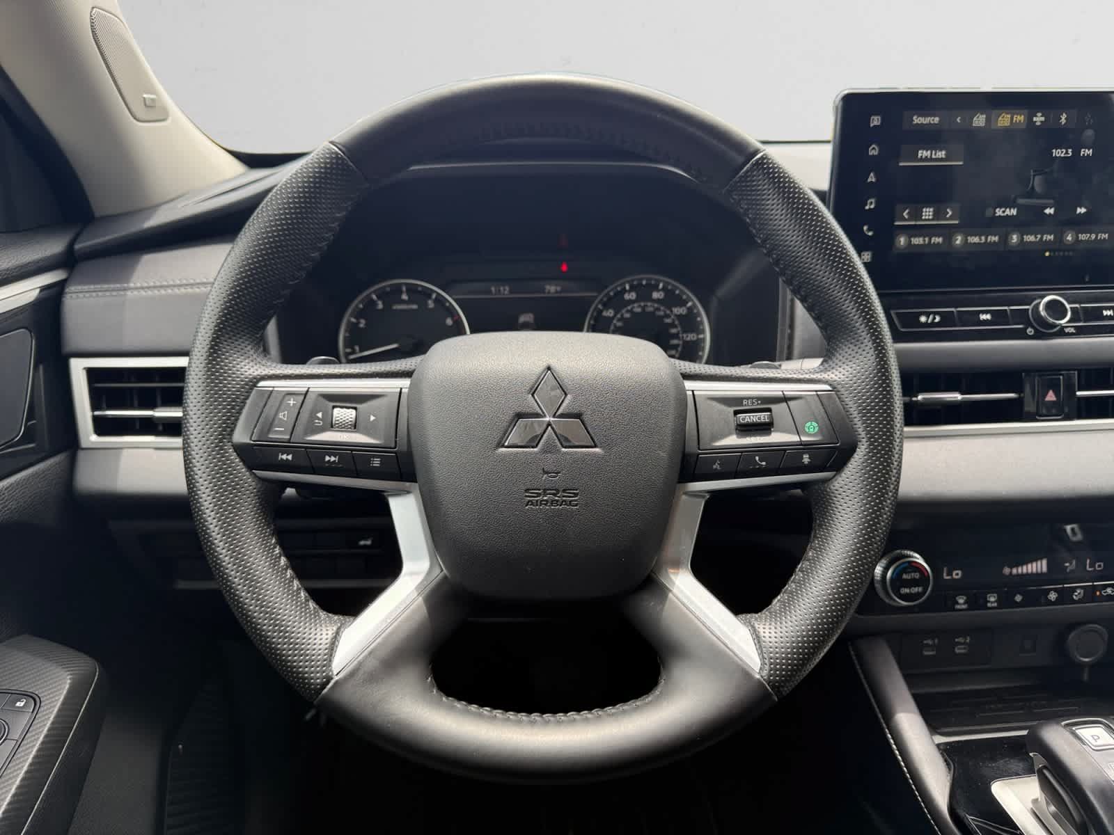 Used 2025 Mitsubishi Outlander SE AWD/4WD image 12