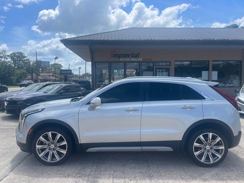 Used 2019 Cadillac XT4 Premium Luxury w/ Driver Assist Package FWD image 2