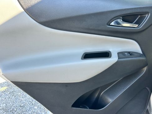 Used 2022 Chevrolet Equinox LT image 15
