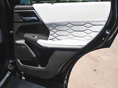 New 2025 Mitsubishi Outlander image 14