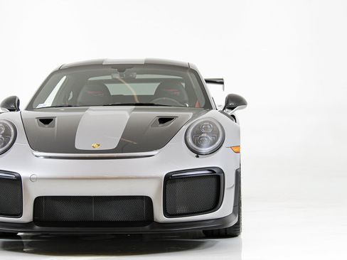 Used 2018 Porsche 911 GT2 RS RWD image 12