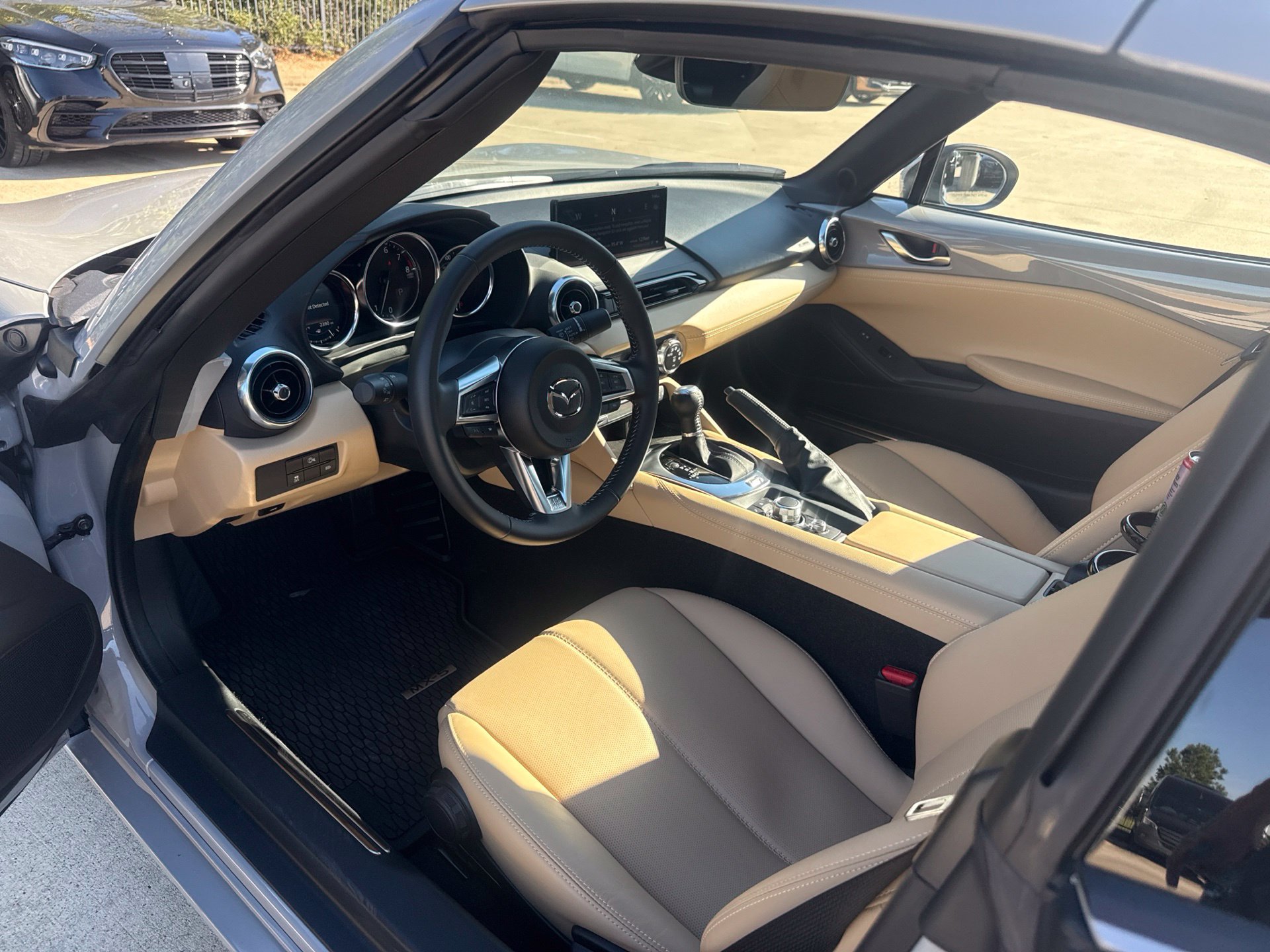 Used 2025 MAZDA MX-5 Miata RF Grand Touring RWD image 9