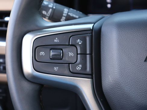 Used 2023 Chevrolet Tahoe Premier AWD/4WD image 16
