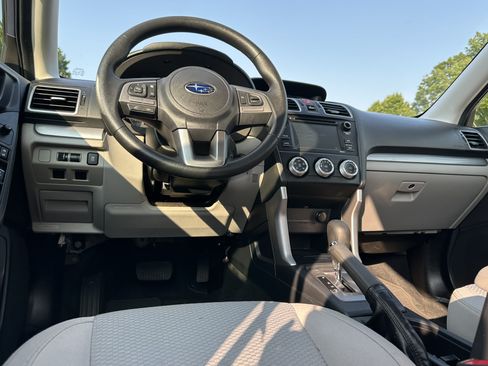 Used 2018 Subaru Forester 2.5i w/ Alloy Wheel Package AWD/4WD image 15