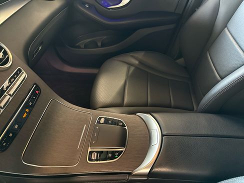 Used 2020 Mercedes-Benz GLC 300 4MATIC image 18