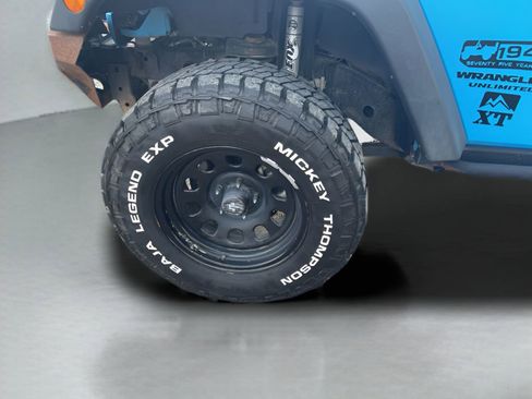 Used 2017 Jeep Wrangler Unlimited Rubicon w/ Connectivity Group image 32