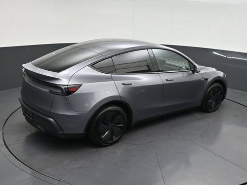 Used 2026 Tesla Model Y 2WD image 18