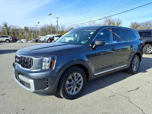Used 2023 Kia Telluride LX image 8