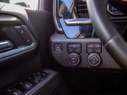 Used 2025 Chevrolet Silverado 2500 LT w/ Trail Boss Package AWD/4WD image 19