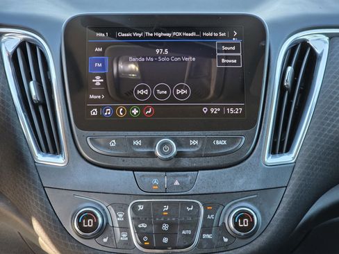 Used 2021 Chevrolet Malibu LT image 25