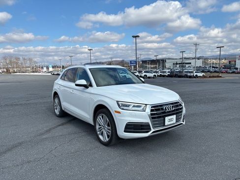 Used 2018 Audi Q5 2.0T Premium Plus w/ Premium Plus Package image 3