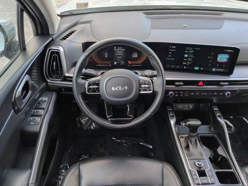 Used 2025 Kia Sorento S FWD image 15