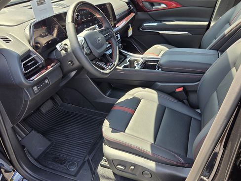 New 2026 Chevrolet Traverse RS w/ LPO, Floor Liner Package AWD/4WD image 5
