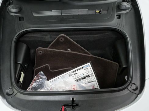 Certified 2018 Porsche 911 Carrera 4S image 33