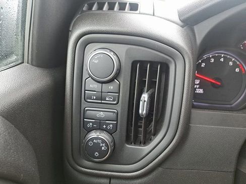 Used 2022 Chevrolet Silverado 1500 Custom AWD/4WD image 25