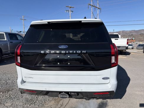 Used 2025 Ford Expedition Active AWD/4WD image 7