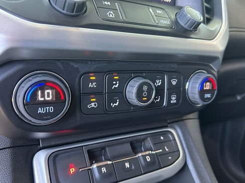 Used 2023 GMC Acadia SLT FWD image 30