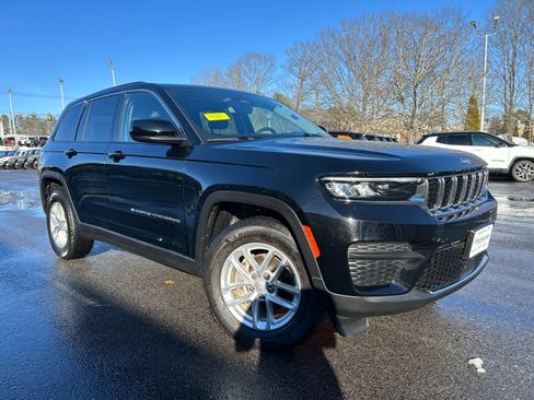 Used 2023 Jeep Grand Cherokee Laredo w/ Luxury Tech Group I image 2