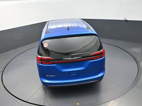New 2026 Chrysler Pacifica Select image 16