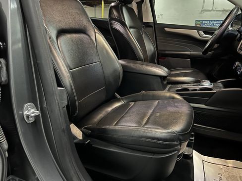 Used 2022 Ford Escape SEL w/ Technology Package FWD image 23