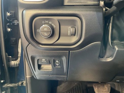 Used 2022 RAM 1500 Big Horn AWD/4WD image 17