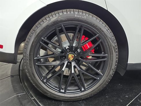 Used 2025 Porsche Macan GTS image 29