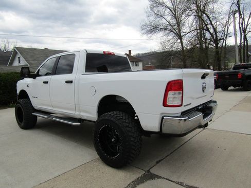 Used 2024 RAM 2500 Big Horn w/ Off Road Package image 4