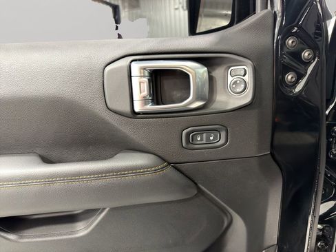 Used 2023 Jeep Wrangler Unlimited Sahara AWD/4WD image 22