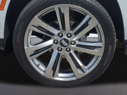 Used 2026 Cadillac Escalade ESV Platinum Sport w/ LPO, Floor Liner Package AWD/4WD image 19